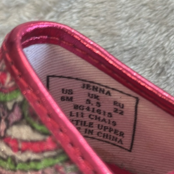 stride rite JENNA, Toddler Mary Janes, Metallic Pink Floral - Picture 8 of 8